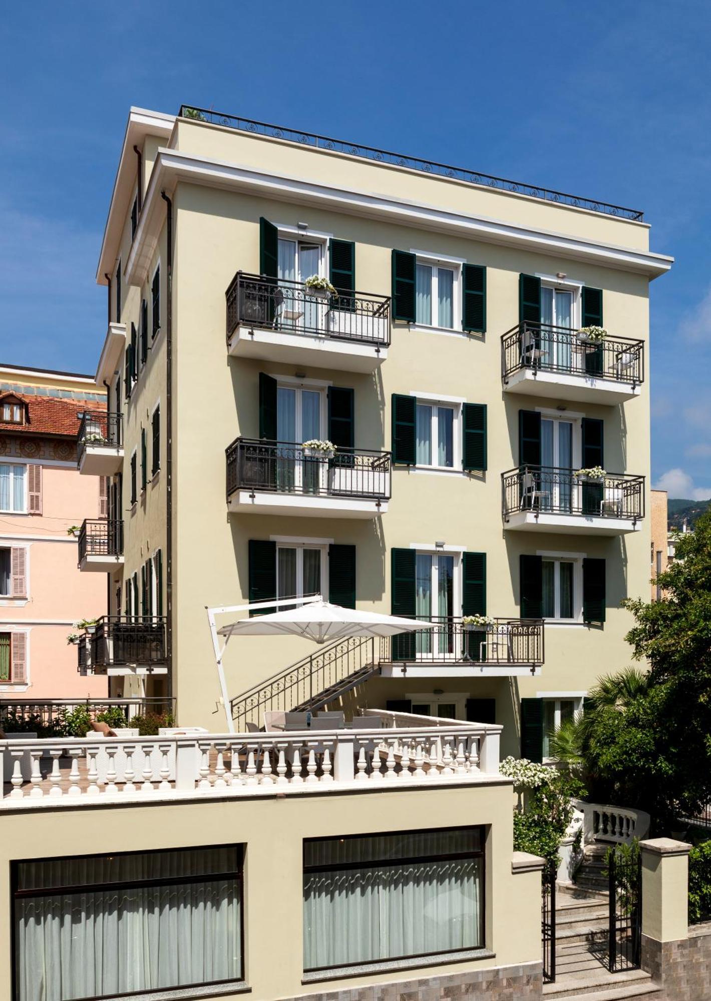 Residence San Marco Suites&Apartments Alassio Eksteriør billede